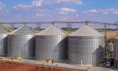Acompanhamento de Construção de silos da Multitop Topografia